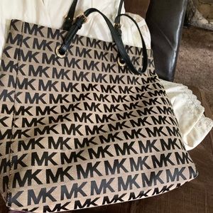 MK Tote